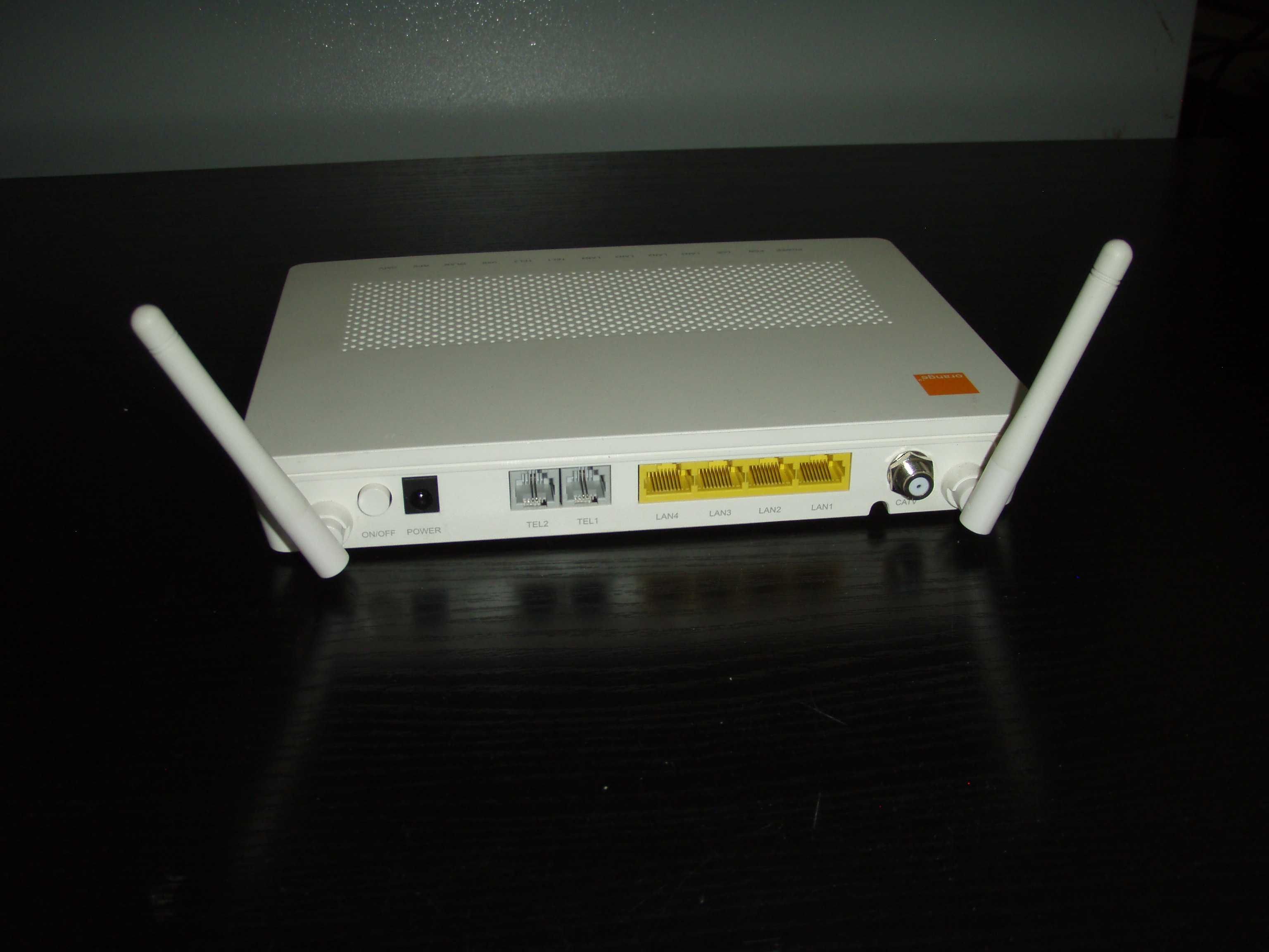 Router wireless si CATV Huawei HG8247H
