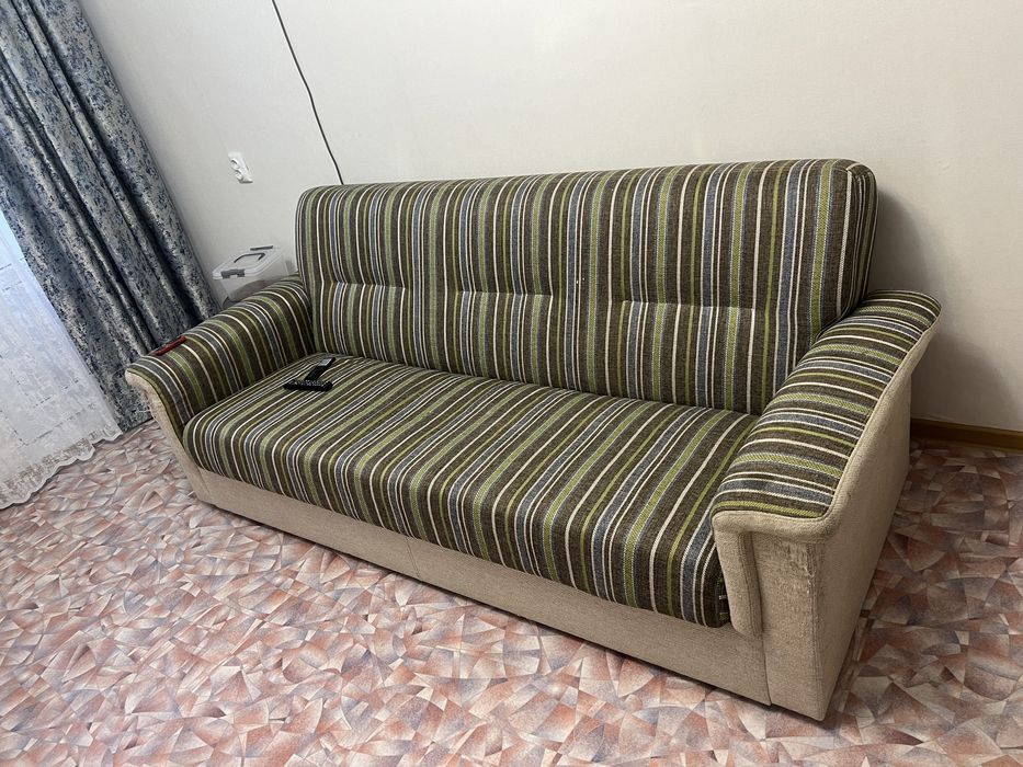Продам диван раскладывающийся ,