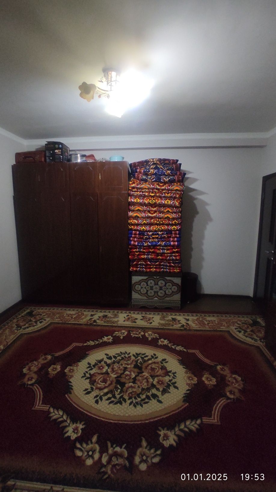 Yangi hayot 3a 2 honali uy sotladi