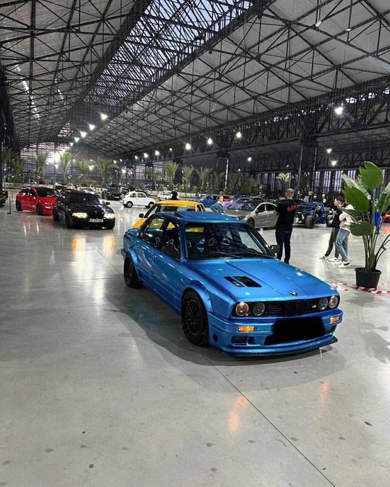 BMW Seria 3 BMW E30 2.5 Turbo a schimba cu un SUV sau o limuzină.