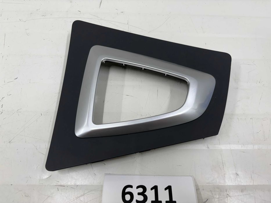 Лайсна около скоростен лост БМВ Ф30 Ф31 Ф32 Ф33 Ф36