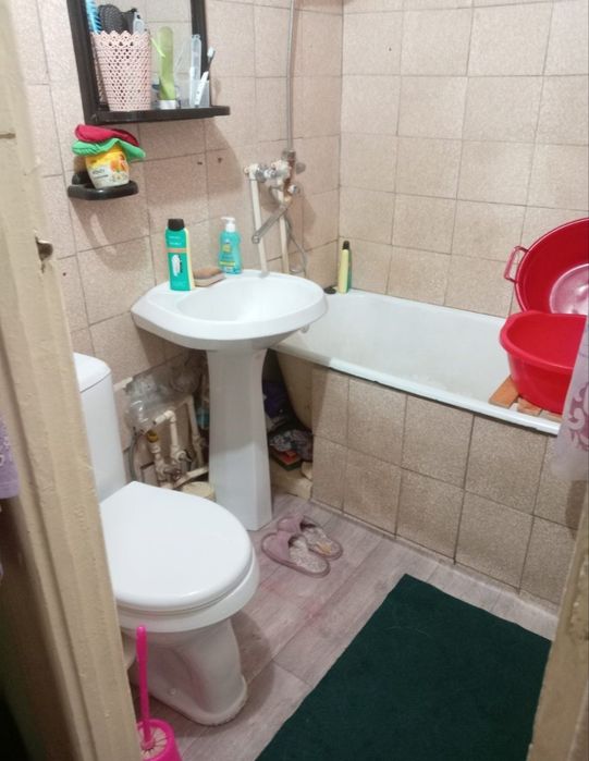 Сдаётся 1 ком квартира на 4 этаже 
Семье или студенткам 
Ор : Горгаз к