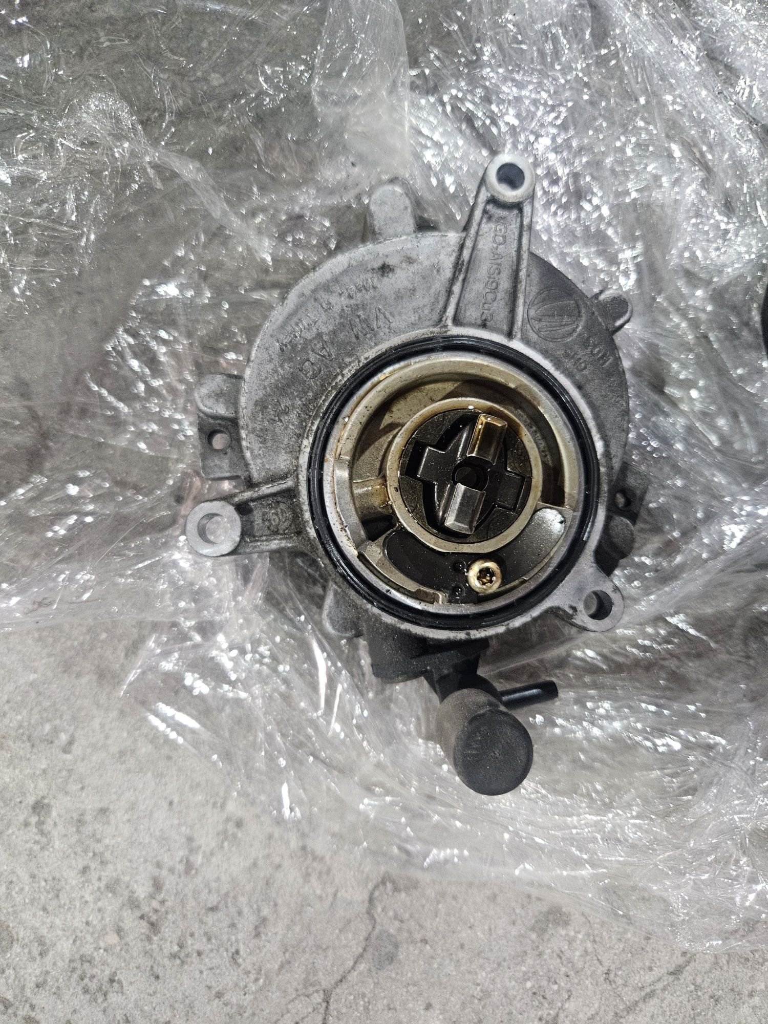 Вакуум помпа за Porsche Cayenne 3.0i V6 340к.с. 9У