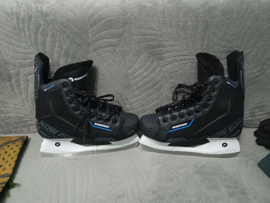 Коньки хоккейные