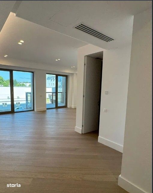 Studio modern în ansamblu premium – Cortina 126 Pipera