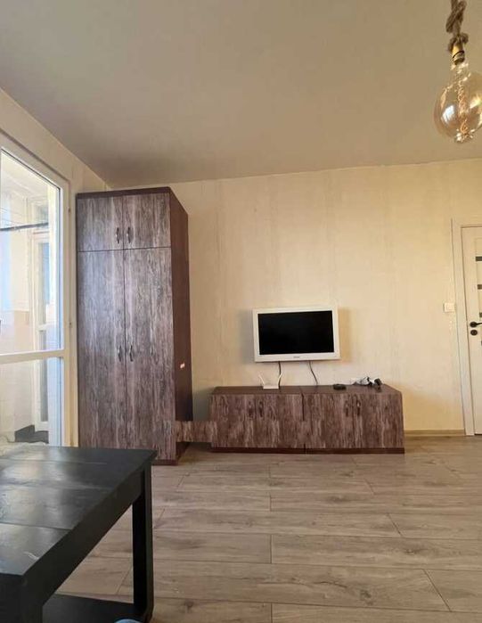 Дава се под наем Двустаен апартамент в Бургас, Славейков - 55 кв.м за 350 € - Снимка #2