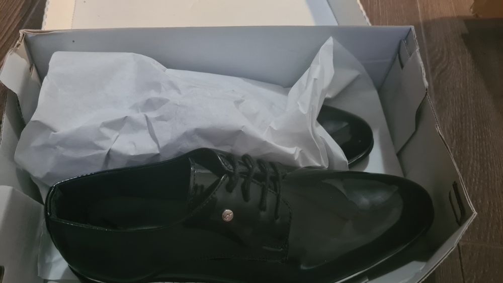 Pantofi noi negru lucios