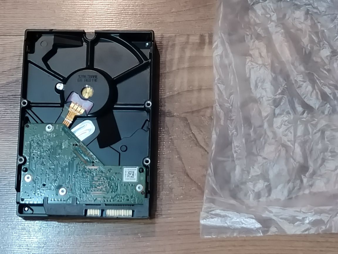 Жёсткий диск Wd 1 ТБ purple в новом состоянии