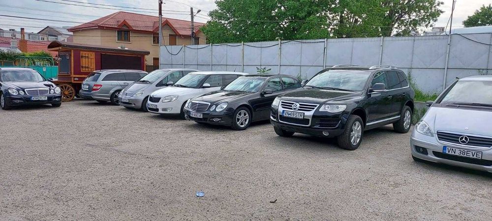 Închirieri auto.