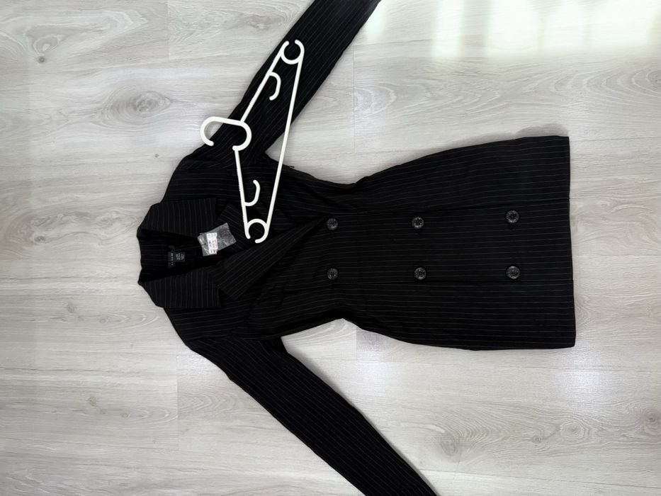 Елегантна рокля тип сако