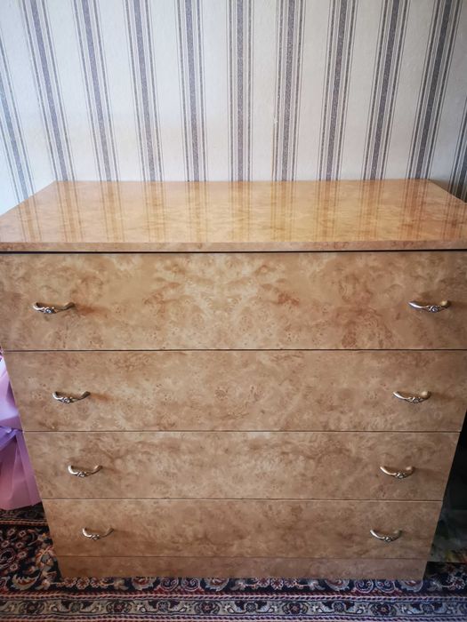 Камод и зеркало в отличном состоянии, Россия