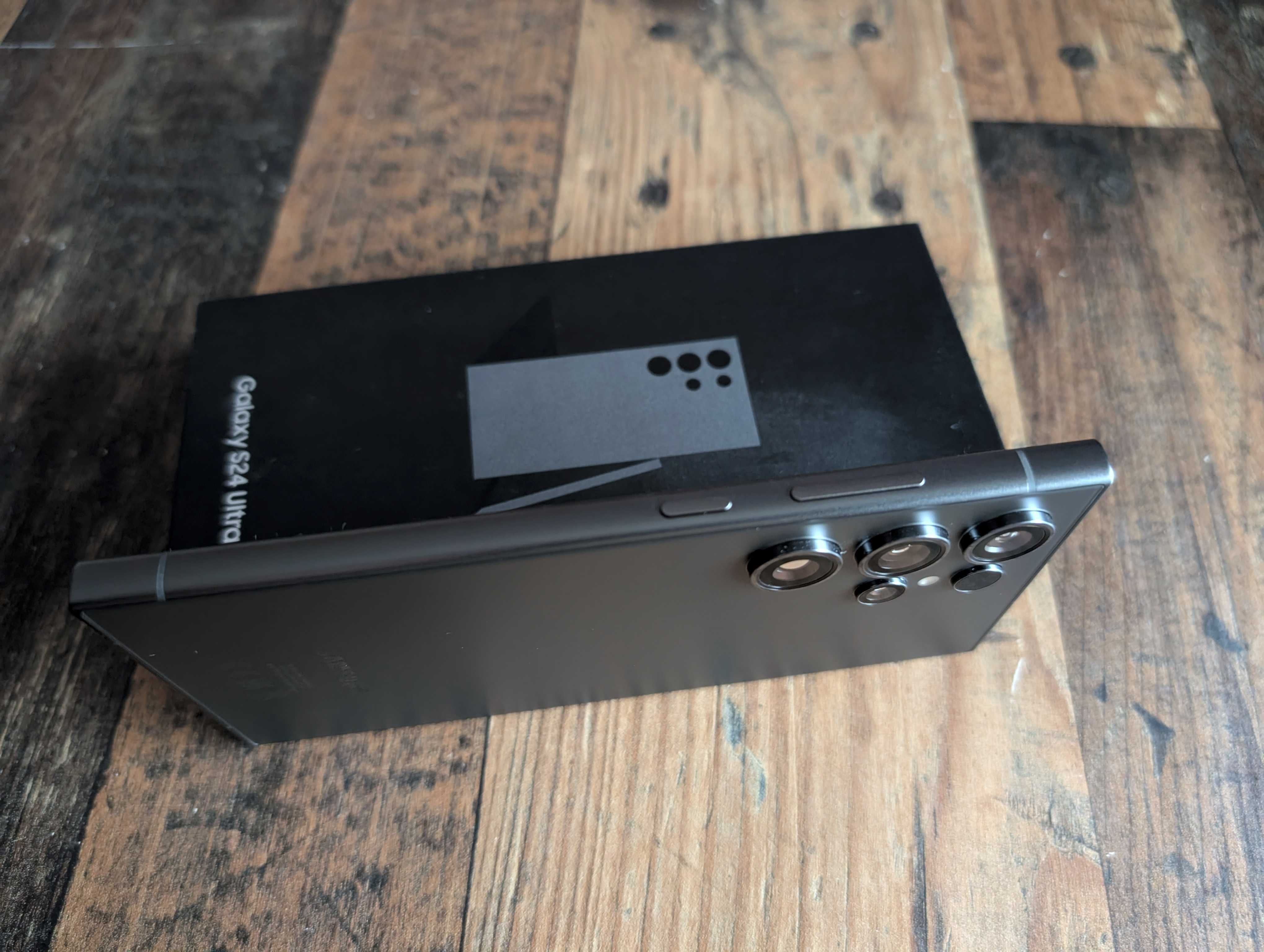 Samsung Galaxy S24 Ultra 1TB Titanium Black + СУПЕР КОМПЛЕКТ, КАТО НОВ