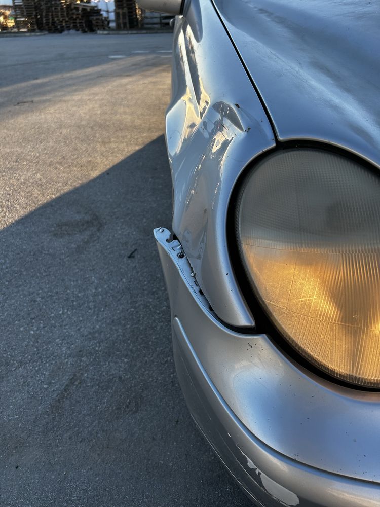 Mercedes Benz - C180