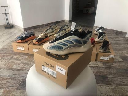 Adidas Yeezy Boost 700 V1 & V2 & V3