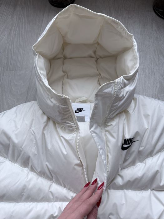 Пухено зимно яке NIKE