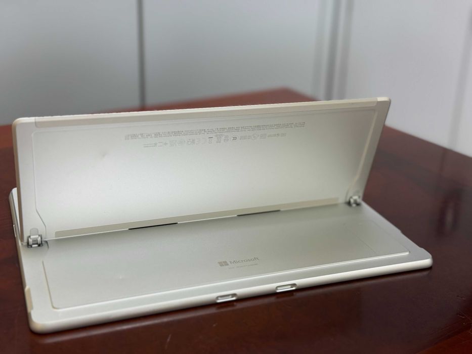 Сотилади Microsoft Surface Pro 9 16GB/256GB зўр ҳолатда