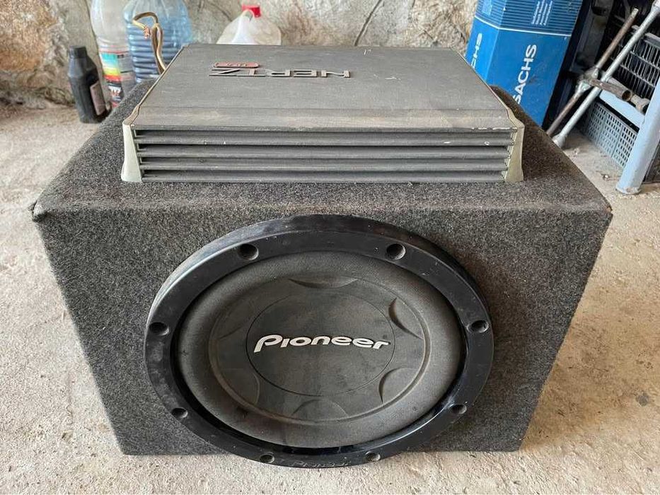 Subwoofer Pionier 1000W cu amplificator Hertz EP 4