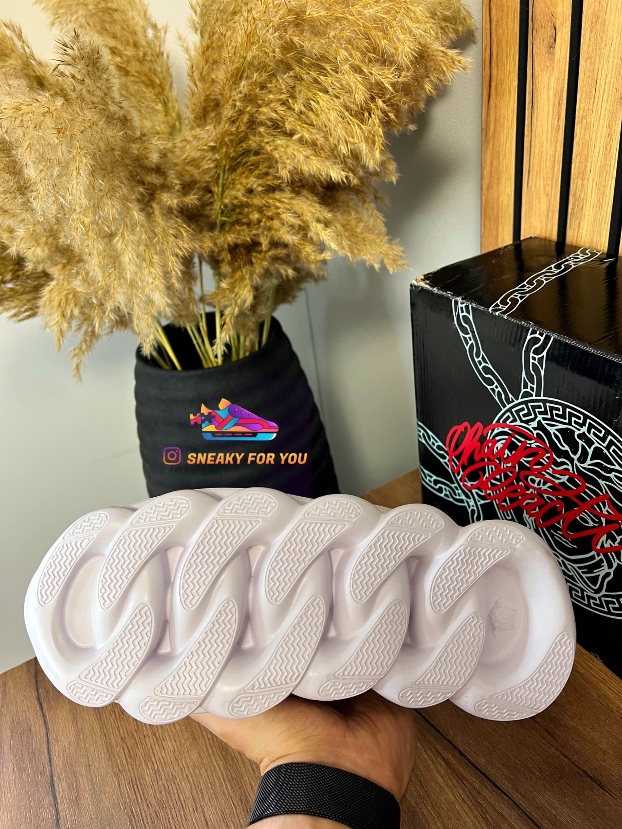 36-45 Versace Chain Reaction Full White