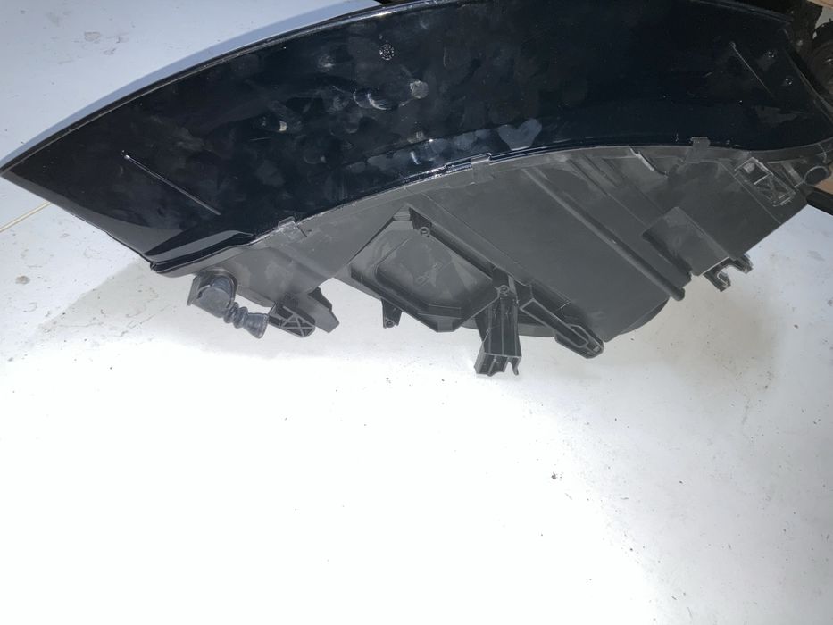 Far xenon Audi A4 B8 stanga