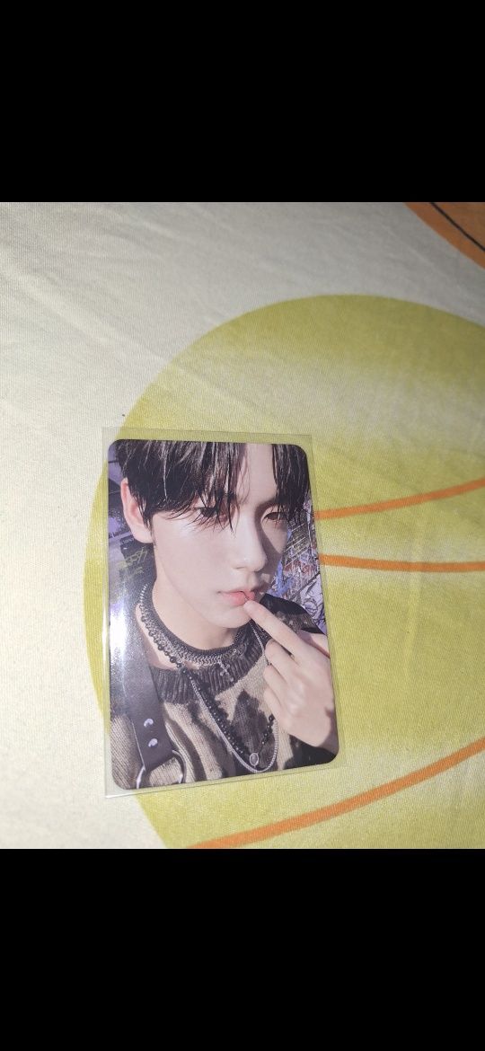 album txt nou doar cu 1 pc