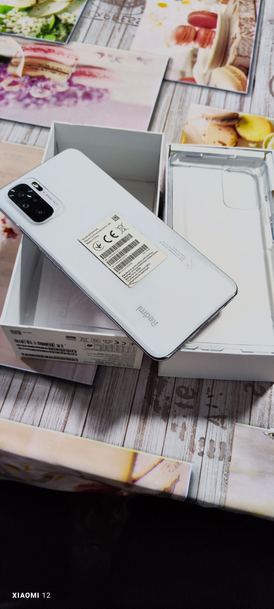 Redmi note 10 4/128gb White sotiladi.