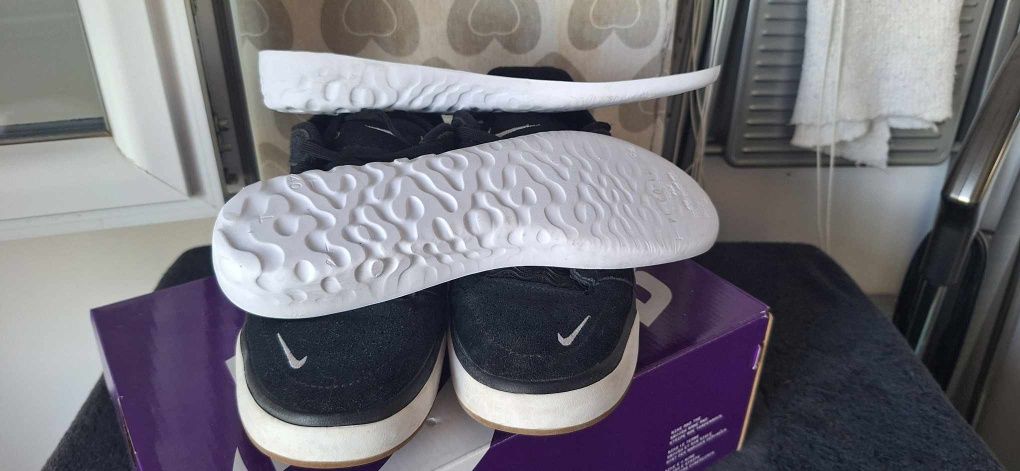 Маратонки Nike SB Ishod