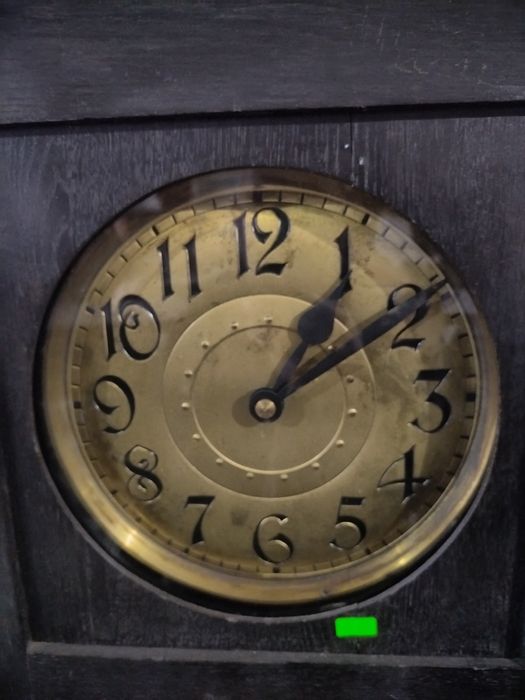 Голям паркетен часовник