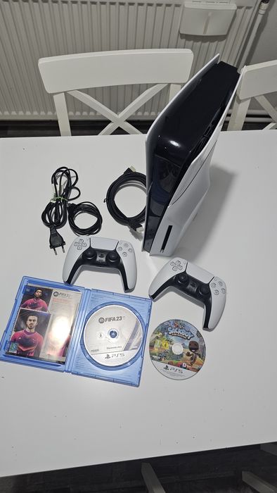 PlayStation 5 Slim in Stare Perfecta Varianta cu CD+ 2 manete+2 jocuri