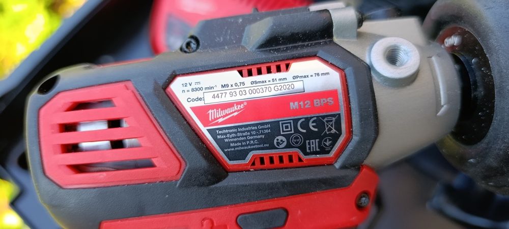Milwaukee m12bps-421x акумулаторна полирмашина