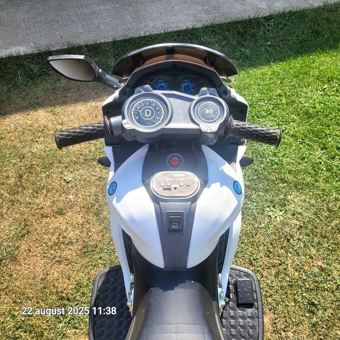 Vând motocicleta electrică  pentru copii