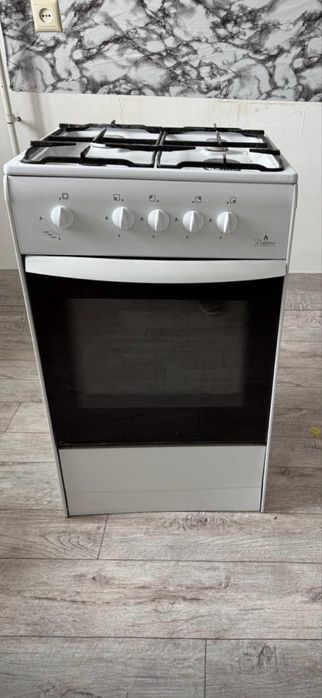 Плита белая фирмы “Дарина”