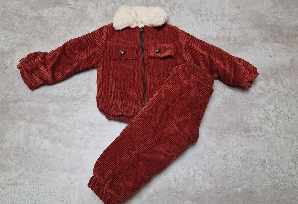 Продам теплый костюмчик.