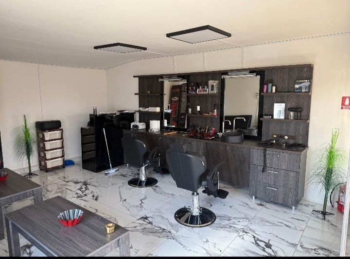 Mobila frizeri completa plus scule mașini de tuns