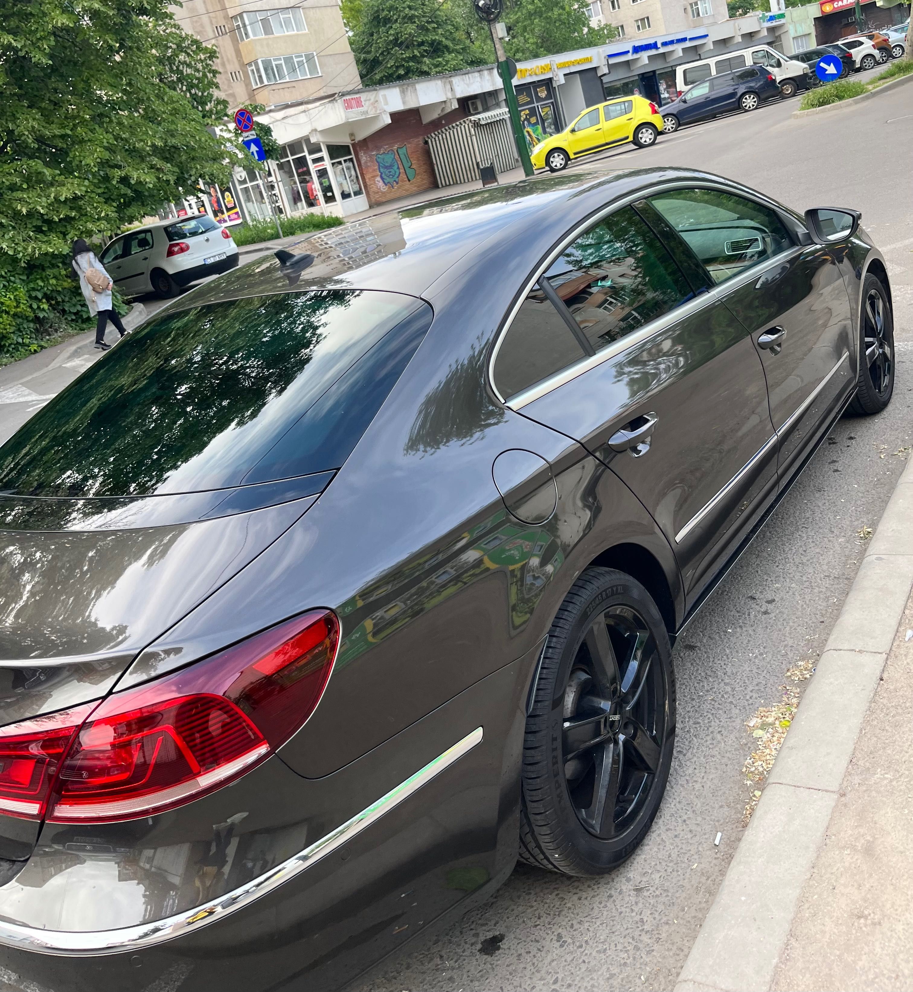 Vând mașină VOLKSWAGEN 3CC