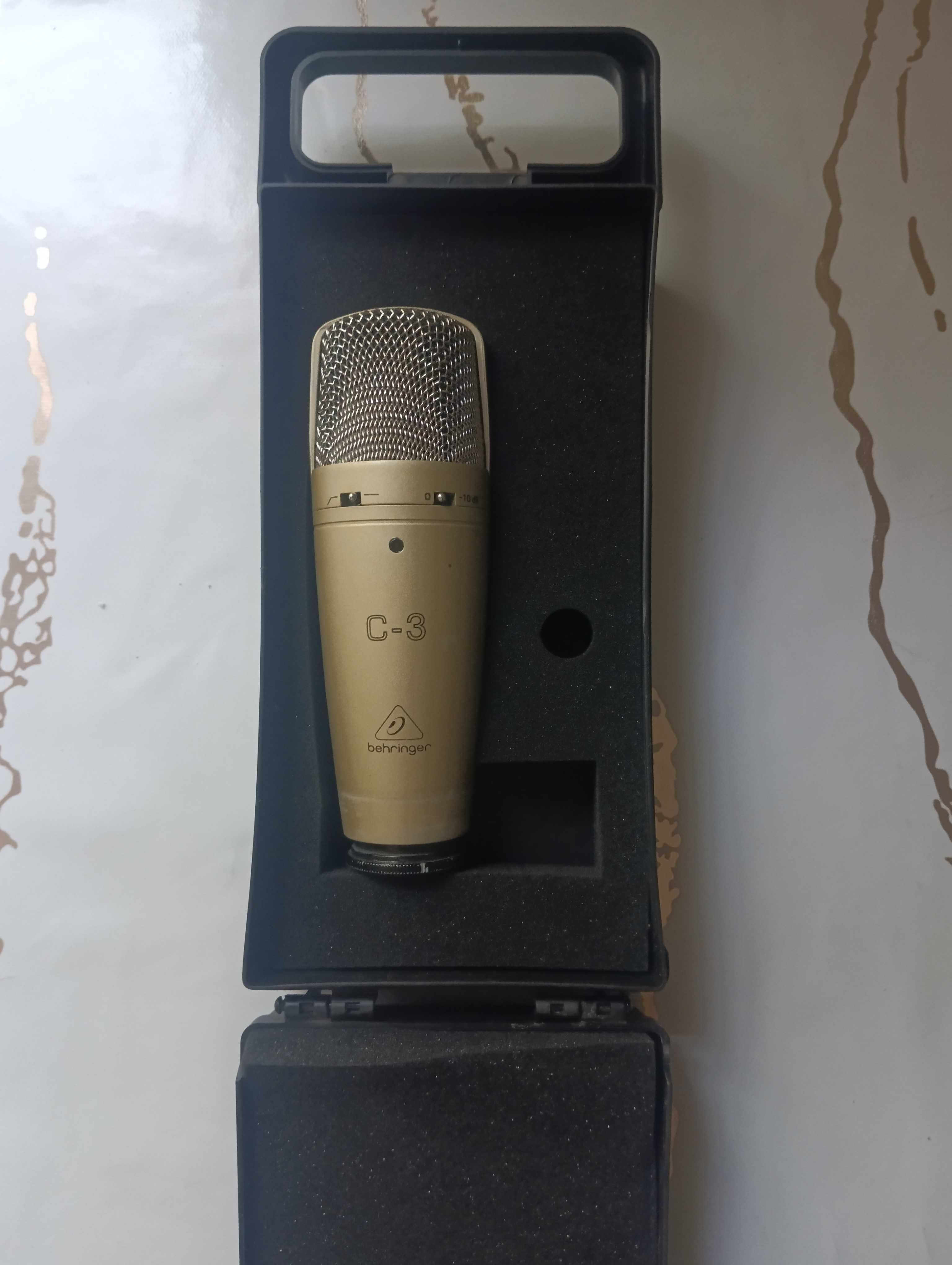 Продам студийный микрофон Beringer c3