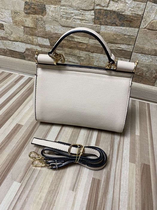 Малка дамска чанта...Долче и Габана!