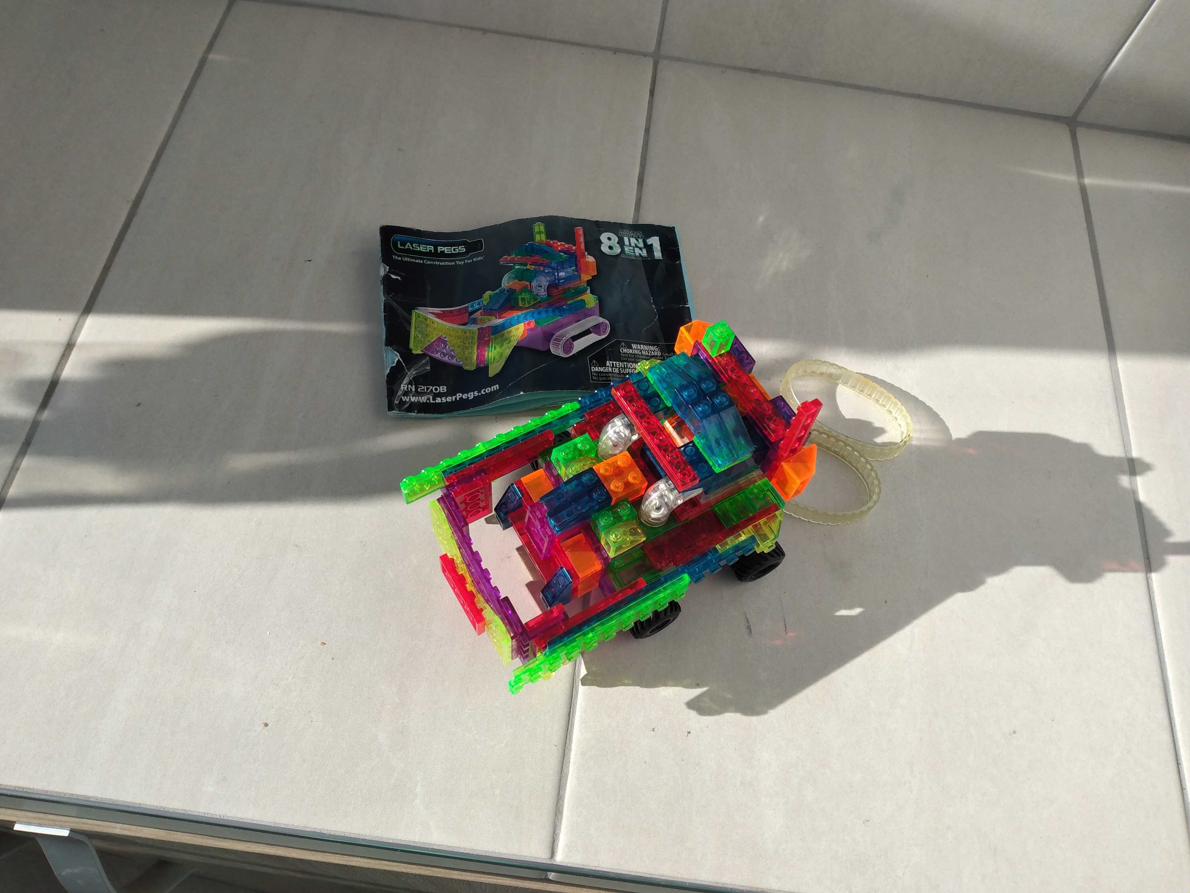 Два конструктора  тип LEGO