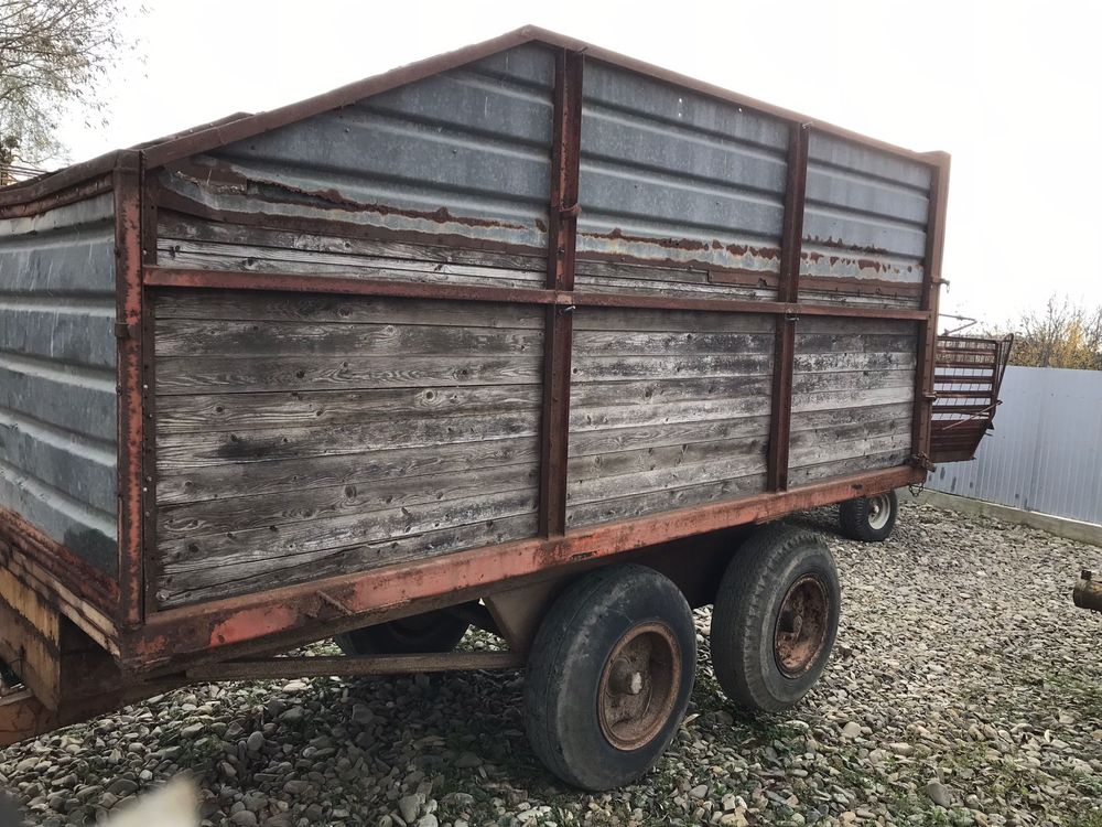 Remorca agricolă 2 axe  capacitate 6 tone