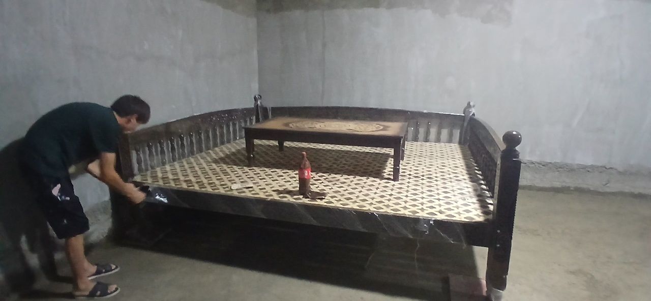 Сури тапчан карават