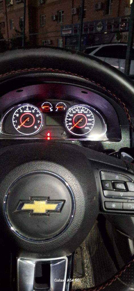 Jentra avtomat tablo magnitola tarrpeda kismlari xam bor