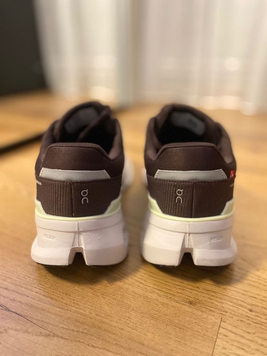 Adidasi On impermeabili