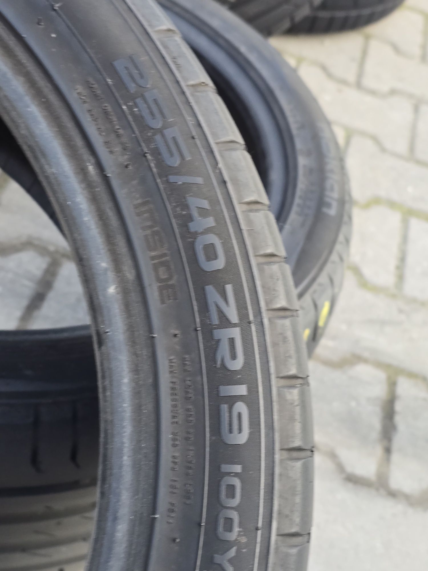 235 40 19 nokian