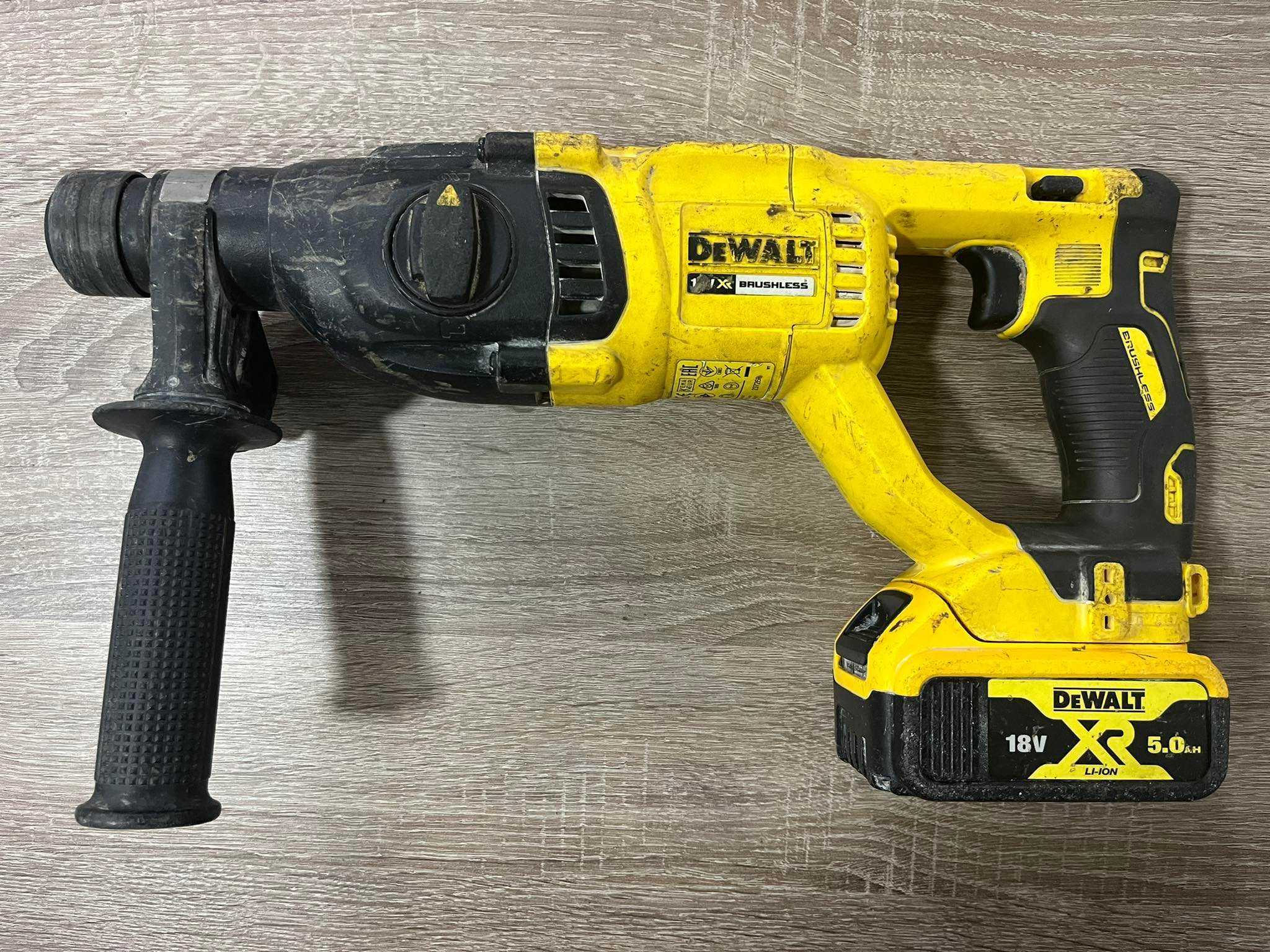 Акумулаторен перфоратор DEWALT DCH133 + Батерия