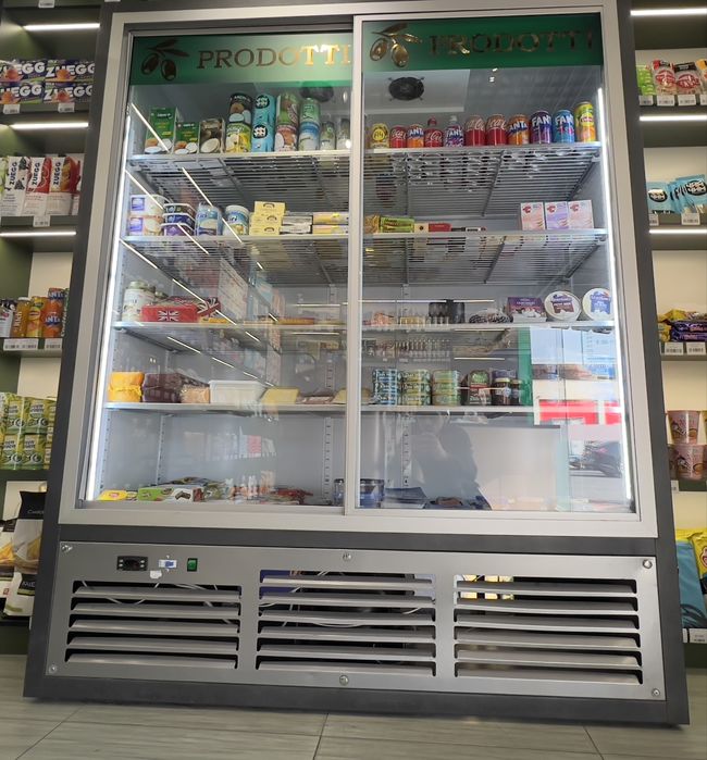 Magazin va kafe uchun vitrinali xolodilnik 160×200 sm.