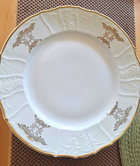 Порцеланов сервиз Bernadotte Чехословакия позлатен кант
