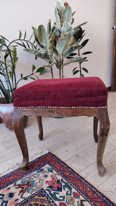 Пуфик от венгерского гарнитура