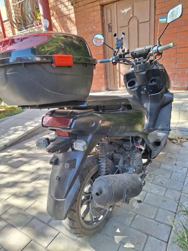 Skuter sotiladi yuradi faqat tablo kkm korsatmidi