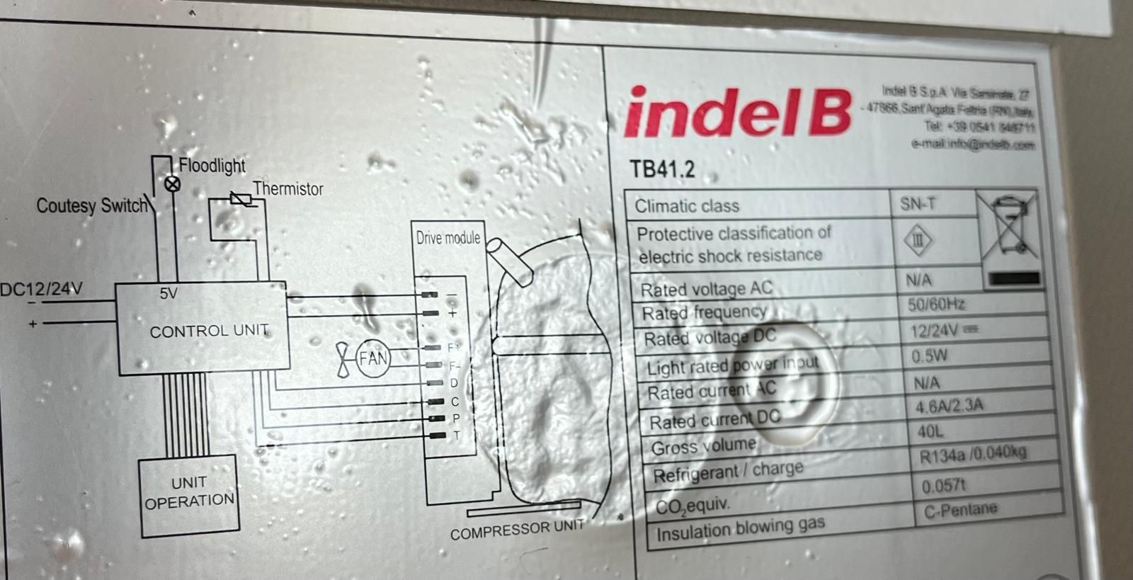 Amanet F28: Lada Frigorifica Auto frigorifica Indel B TB41.2