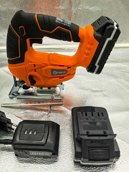 Fierastrau pendular Haina 25V cu 2 acumulatori 349 lei