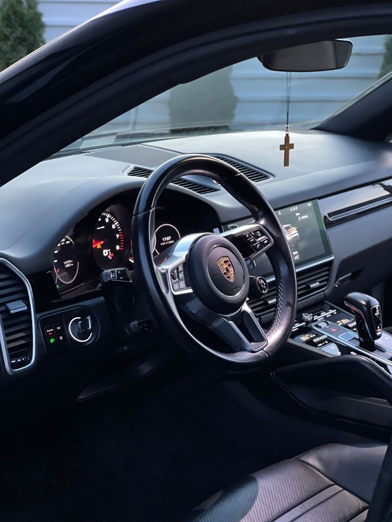 Porsche cayenne coupe an 2020.fără DAUNE. VARIANTE +/-dif.